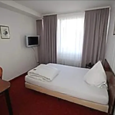 Hotel Alpha