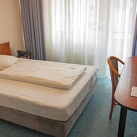 Otel Alpha Stuttgart
